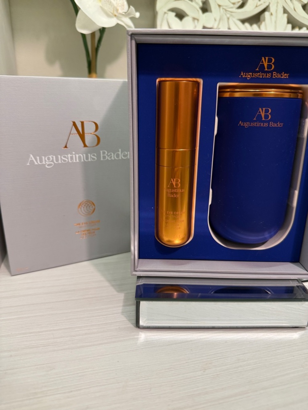 Augustinus Bader The Eye Cream complete with holder